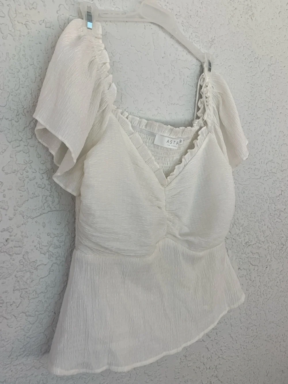 ASTR cream Textured Puff Sleeve Peplum Blouse size L